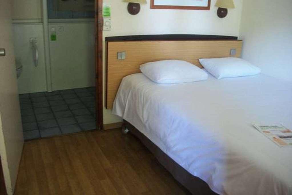 Kyriad Tarbes Bastillac Rom bilde