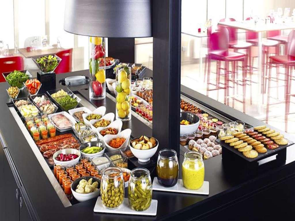 Kyriad Tarbes Bastillac Restaurant bilde