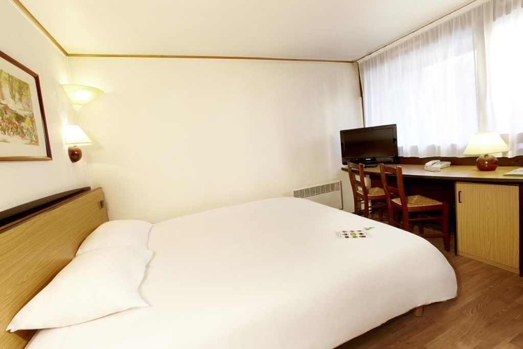 Kyriad Tarbes Bastillac Rom bilde