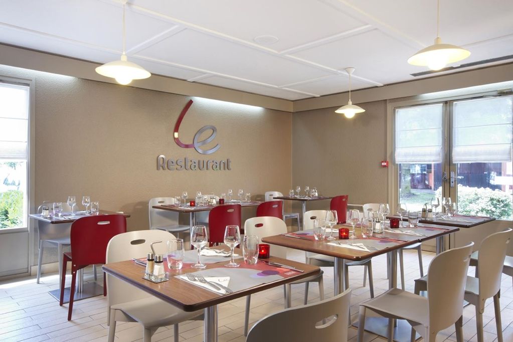 Kyriad Tarbes Bastillac Restaurant bilde