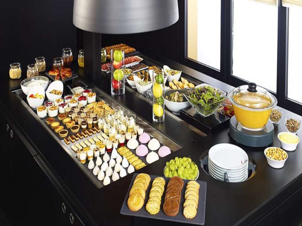 Kyriad Tarbes Bastillac Restaurant bilde